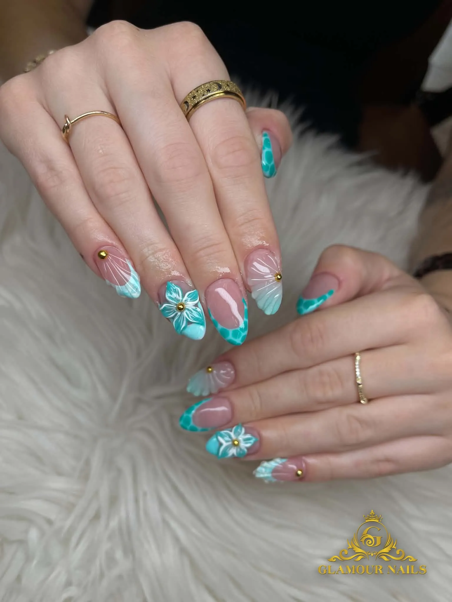 Aqua flower French tips