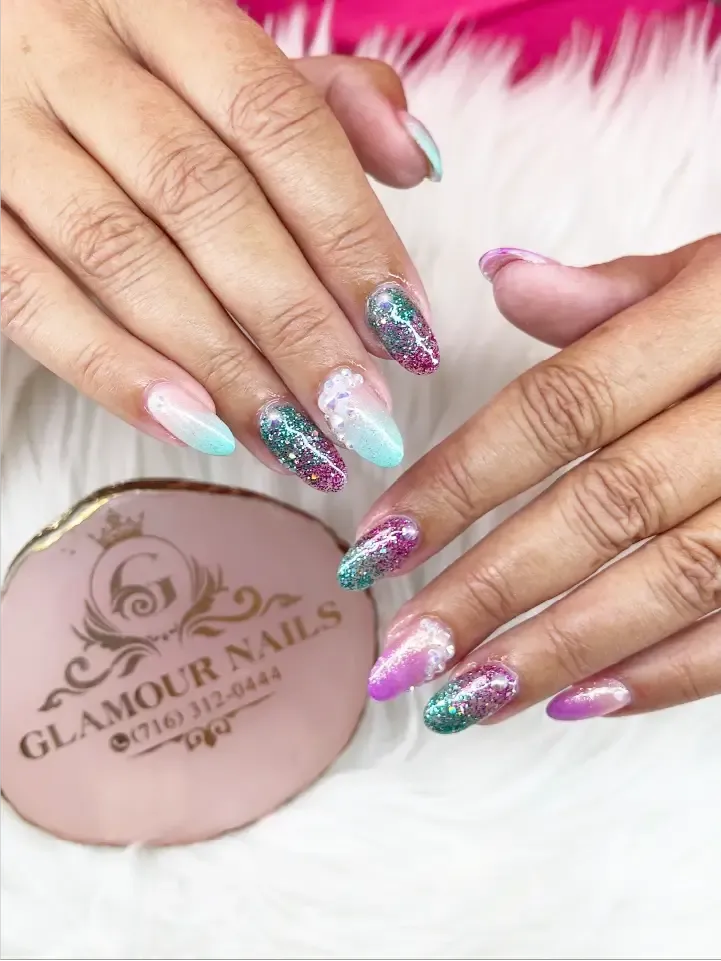 Aqua & glitter ombré